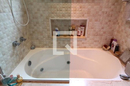 Casa à venda com 195m², 3 quartos e 3 vagasBanheiro da Suíte