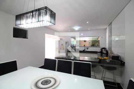 Casa à venda com 195m², 3 quartos e 3 vagasCozinha