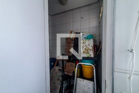 Apartamento à venda com 84m², 2 quartos e 1 vaga Apartamento à venda com 84m², 2 quartos e 1 vagaBanheiro de serviço