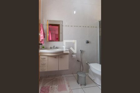 Casa à venda com 240m², 3 quartos e 2 vagas Casa à venda com 240m², 3 quartos e 2 vagasBanheiro da Suíte 2