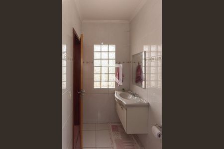 Casa à venda com 240m², 3 quartos e 2 vagas Casa à venda com 240m², 3 quartos e 2 vagasBanheiro da Suíte 2