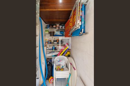 Casa à venda com 240m², 3 quartos e 2 vagas Casa à venda com 240m², 3 quartos e 2 vagasQuarto de Serviço