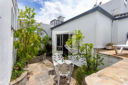 Apartamento à venda com 380m², 3 quartos e 5 vagas Apartamento à venda com 380m², 3 quartos e 5 vagasJardim 2