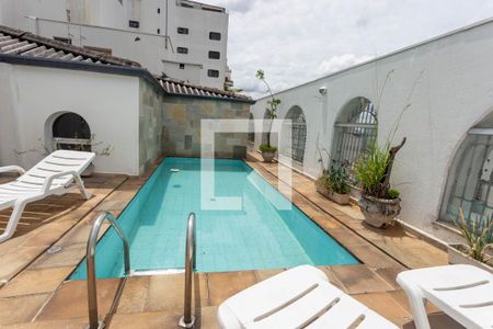 Apartamento à venda com 380m², 3 quartos e 5 vagas Apartamento à venda com 380m², 3 quartos e 5 vagasPiscina