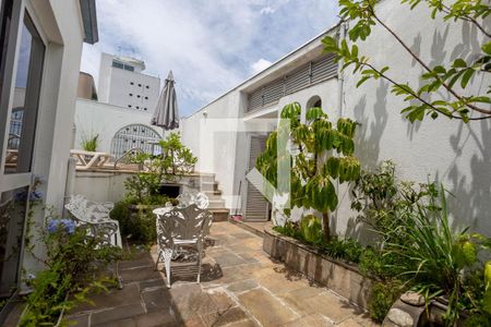 Apartamento à venda com 380m², 3 quartos e 5 vagas Apartamento à venda com 380m², 3 quartos e 5 vagasJardim 2