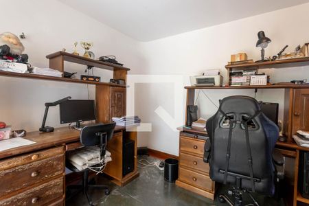 Apartamento à venda com 380m², 3 quartos e 5 vagas Apartamento à venda com 380m², 3 quartos e 5 vagasEscritório