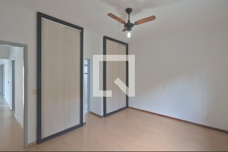 Casa à venda com 224m², 4 quartos e 3 vagas Casa à venda com 224m², 4 quartos e 3 vagasSuíte