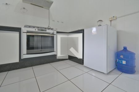 Casa à venda com 224m², 4 quartos e 3 vagas Casa à venda com 224m², 4 quartos e 3 vagasCozinha