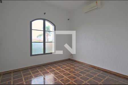 Casa à venda com 224m², 4 quartos e 3 vagas Casa à venda com 224m², 4 quartos e 3 vagasSala 3