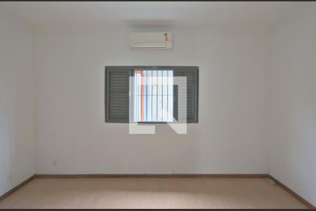 Casa à venda com 224m², 4 quartos e 3 vagas Casa à venda com 224m², 4 quartos e 3 vagasSuíte