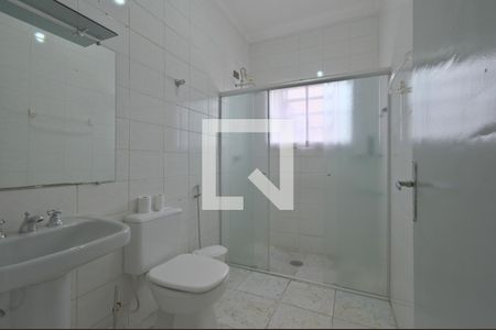 Casa à venda com 224m², 4 quartos e 3 vagas Casa à venda com 224m², 4 quartos e 3 vagasBanheiro Social