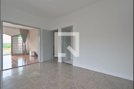 Casa à venda com 224m², 4 quartos e 3 vagas Casa à venda com 224m², 4 quartos e 3 vagasSala 2