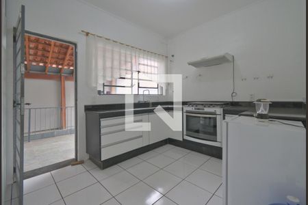 Casa à venda com 224m², 4 quartos e 3 vagas Casa à venda com 224m², 4 quartos e 3 vagasCozinha