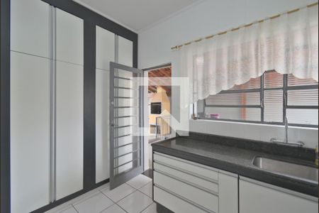 Casa à venda com 224m², 4 quartos e 3 vagas Casa à venda com 224m², 4 quartos e 3 vagasCozinha