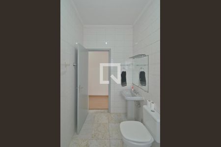 Casa à venda com 224m², 4 quartos e 3 vagas Casa à venda com 224m², 4 quartos e 3 vagasBanheiro Social