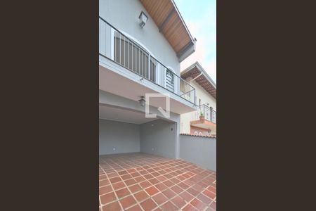 Casa à venda com 224m², 4 quartos e 3 vagas Casa à venda com 224m², 4 quartos e 3 vagasFrente e Garagem