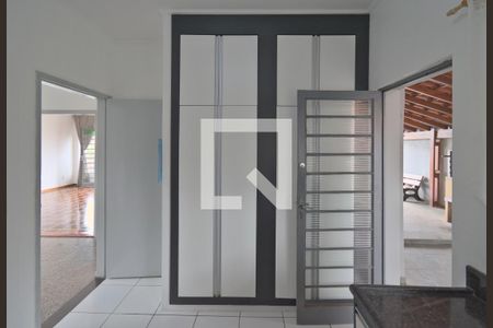 Casa à venda com 224m², 4 quartos e 3 vagas Casa à venda com 224m², 4 quartos e 3 vagasCozinha