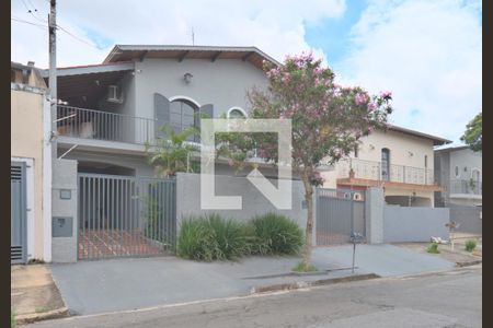 Casa à venda com 224m², 4 quartos e 3 vagas Casa à venda com 224m², 4 quartos e 3 vagasFachada