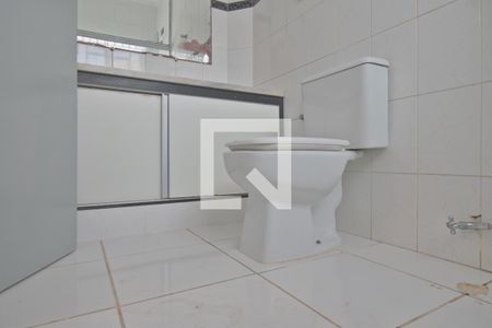 Casa à venda com 224m², 4 quartos e 3 vagas Casa à venda com 224m², 4 quartos e 3 vagasBanheiro da Suíte