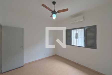 Casa à venda com 224m², 4 quartos e 3 vagas Casa à venda com 224m², 4 quartos e 3 vagasQuarto 2