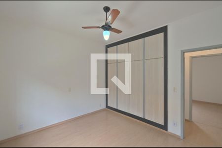 Casa à venda com 224m², 4 quartos e 3 vagas Casa à venda com 224m², 4 quartos e 3 vagasQuarto 2