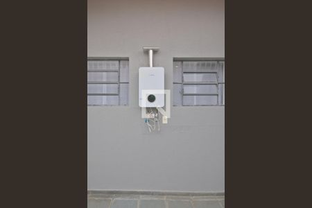 Casa à venda com 224m², 4 quartos e 3 vagas Casa à venda com 224m², 4 quartos e 3 vagasÁrea de Serviço (lateral)