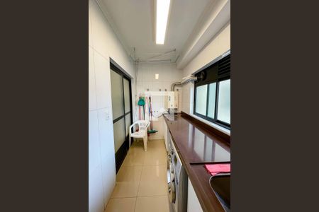 Apartamento à venda com 171m², 3 quartos e 3 vagas Apartamento à venda com 171m², 3 quartos e 3 vagasCozinha