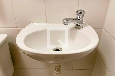 Apartamento à venda com 171m², 3 quartos e 3 vagas Apartamento à venda com 171m², 3 quartos e 3 vagasBanheiro de Serviço