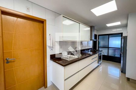 Apartamento à venda com 171m², 3 quartos e 3 vagas Apartamento à venda com 171m², 3 quartos e 3 vagasCozinha