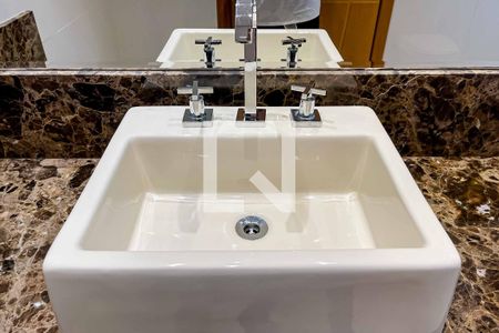 Apartamento à venda com 171m², 3 quartos e 3 vagas Apartamento à venda com 171m², 3 quartos e 3 vagasSuíte 2