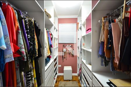 Casa à venda com 300m², 4 quartos e 3 vagasSuíte 1