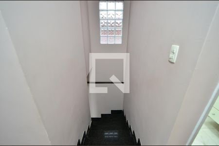 Casa à venda com 300m², 4 quartos e 3 vagasEscada