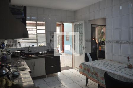 Casa à venda com 70m², 2 quartos e 2 vagasCozinha