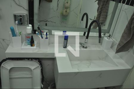 Casa à venda com 70m², 2 quartos e 2 vagasBanheiro