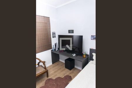 Casa à venda com 98m², 2 quartos e 2 vagas