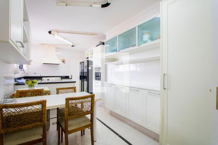 Apartamento à venda com 170m², 4 quartos e 3 vagas Apartamento à venda com 170m², 4 quartos e 3 vagasCopa/Cozinha