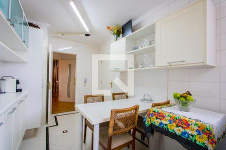 Apartamento à venda com 170m², 4 quartos e 3 vagas Apartamento à venda com 170m², 4 quartos e 3 vagasCopa/Cozinha