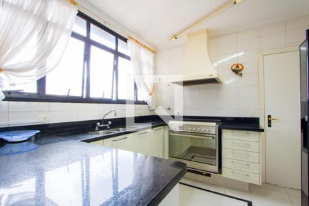 Apartamento à venda com 170m², 4 quartos e 3 vagas Apartamento à venda com 170m², 4 quartos e 3 vagasCopa/Cozinha