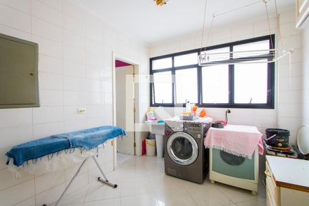 Apartamento à venda com 170m², 4 quartos e 3 vagas Apartamento à venda com 170m², 4 quartos e 3 vagasÁrea de serviço