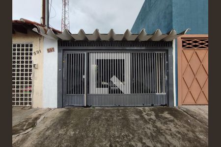 Casa à venda com 105m², 2 quartos e 2 vagas Casa à venda com 105m², 2 quartos e 2 vagasFachada