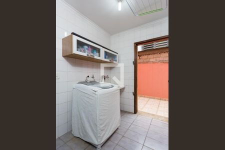 Casa à venda com 240m², 3 quartos e 4 vagas