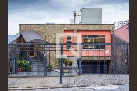 Casa à venda com 240m², 3 quartos e 4 vagas