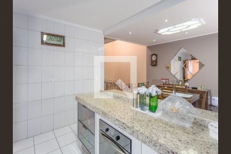 Casa à venda com 240m², 3 quartos e 4 vagas