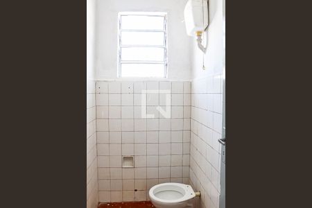 Casa à venda com 201m², 2 quartos e 2 vagas Casa à venda com 201m², 2 quartos e 2 vagasBanheiro
