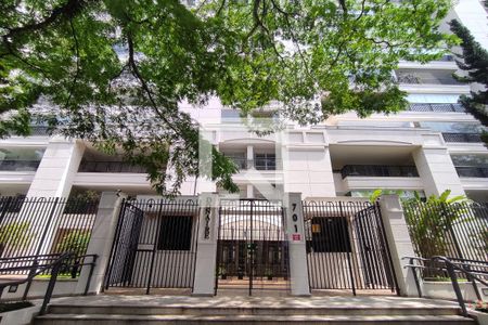 Apartamento à venda com 185m², 4 quartos e 3 vagas Apartamento à venda com 185m², 4 quartos e 3 vagasFachada