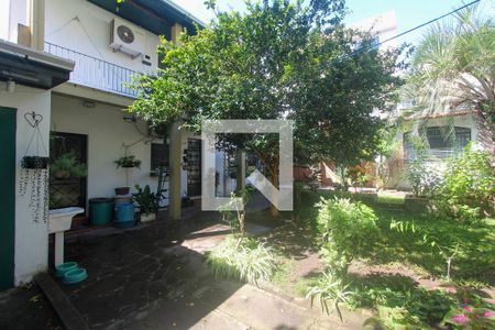 Casa à venda com 210m², 3 quartos e 2 vagas Casa à venda com 210m², 3 quartos e 2 vagasPatio