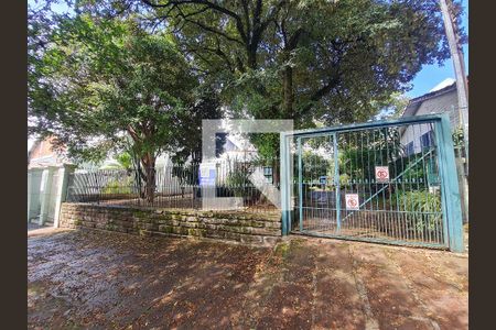 Casa à venda com 210m², 3 quartos e 2 vagas Casa à venda com 210m², 3 quartos e 2 vagasFachada