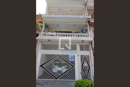 Casa à venda com 150m², 2 quartos e 2 vagas Casa à venda com 150m², 2 quartos e 2 vagasFachada