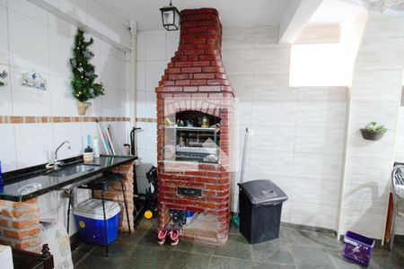 Casa à venda com 150m², 2 quartos e 2 vagas Casa à venda com 150m², 2 quartos e 2 vagasQuintal