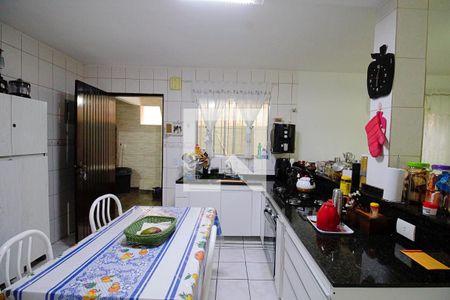 Casa à venda com 150m², 2 quartos e 2 vagas Casa à venda com 150m², 2 quartos e 2 vagasCozinha
